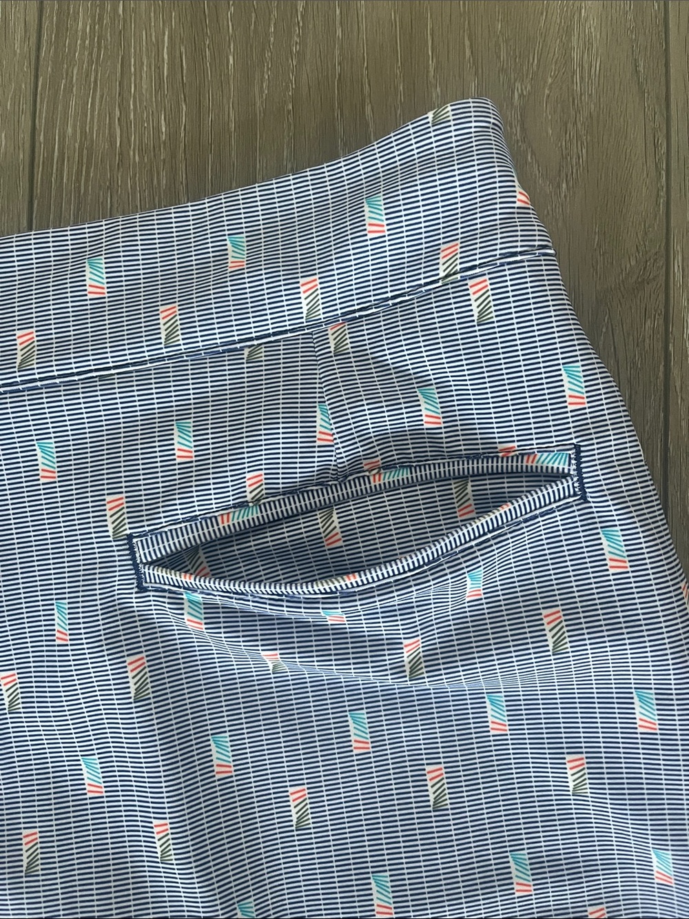 Peter Millar Women's Performance Alice Petal Hem Dominoes Golf Skort Medium - Picture 6 of 8